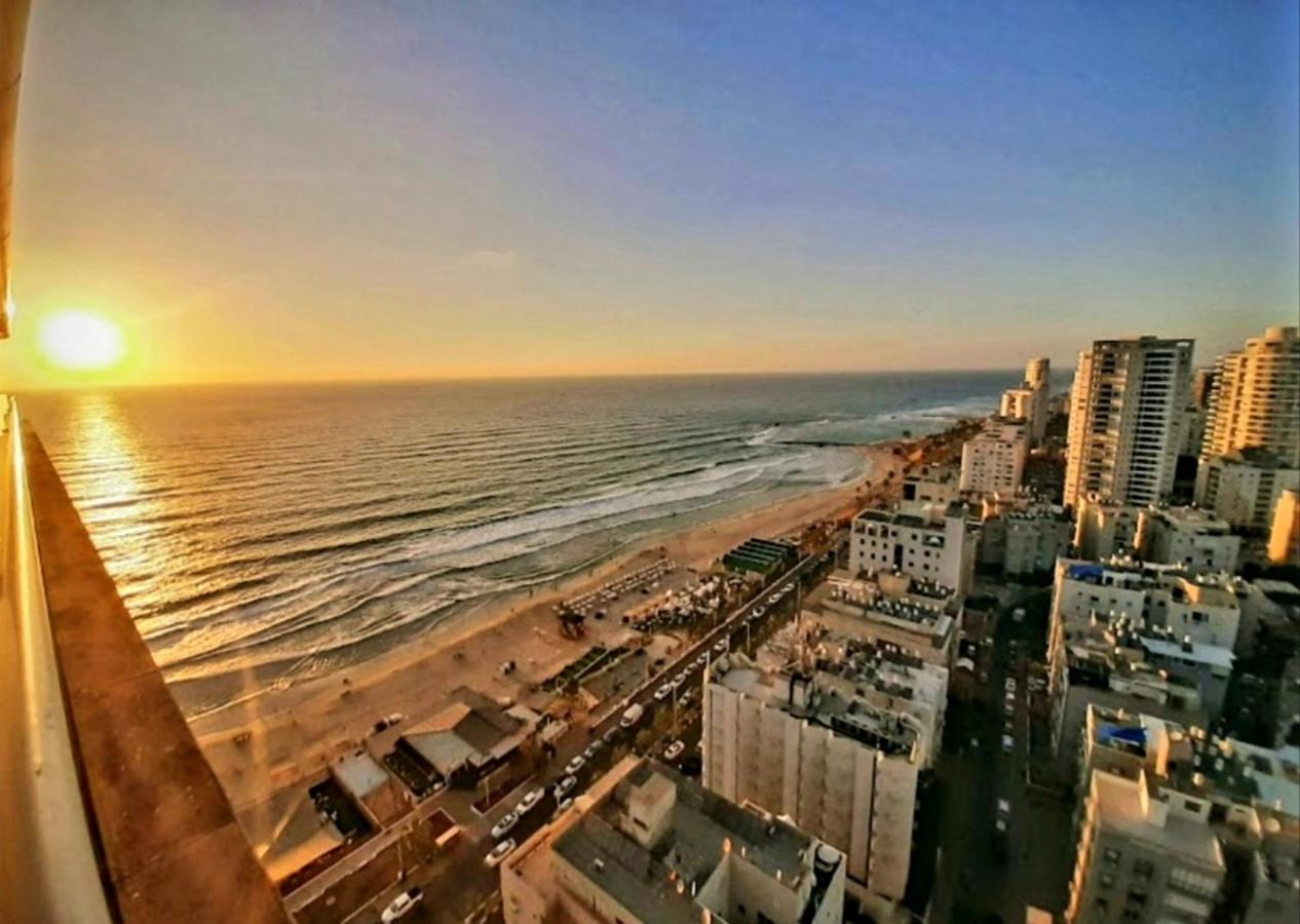 612 Apartment On The Beach Bat Yam Extérieur photo